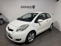 Begagnad Toyota Yaris 99 HK (72 kW) 2011 Vit Halvkombi