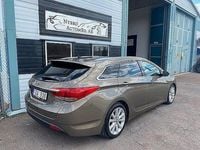 Begagnad Hyundai i40 136 HK (100 kW) 2011 Brun Kombi