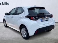 Begagnad Toyota Yaris Hybrid Active 117 HK (86 kW) 2023 Vit Halvkombi