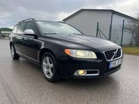 begagnad Volvo V70 2.5T Momentum 200hk Nyrenov Motor