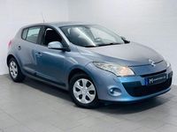 Begagnad Renault Mégane III 90 HK (66 kW) 2010 Blå Halvkombi