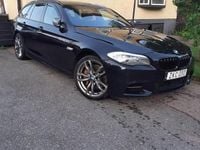 Begagnad BMW M550 381 HK (280 kW) 2012 Blåsvart Sedan