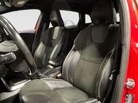 Begagnad Volvo V40 R-Design 122 HK (89 kW) 2016 Röd Halvkombi
