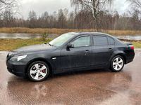 Begagnad BMW 525 218 HK (160 kW) 2006 Svart Sedan