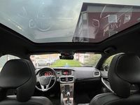 Begagnad Volvo V40 CC 190 HK (139 kW) 2017 Svart Kombi