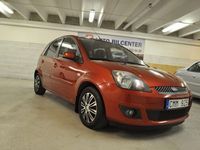 Begagnad Ford Fiesta 81 HK (59 kW) 2007 Orange Halvkombi