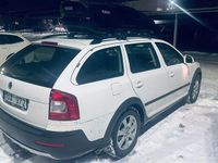 Begagnad Skoda Octavia Scout 2013 Kombi
