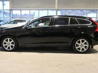 Begagnad Volvo V60 Momentum 181 HK (133 kW) 2014 Svart Kombi