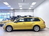 Begagnad VW Golf VII 110 HK (80 kW) 2017 Curcuma yellow metallic Kombi