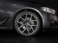 begagnad BMW 520 d xDrive Touring M-sport | P-värm | Drag | Panorama 2018, Personbil