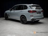 Begagnad BMW X5 M Sport 490 HK (360 kW) 2024 Grå SUV