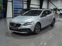 Begagnad Volvo V40 CC 150 HK (110 kW) 2018 Silver Kombi