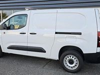 Begagnad Opel Combo 131 HK (96 kW) 2023 Vit Minibuss