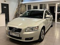 Begagnad Volvo V50 Momentum 116 HK (85 kW) 2010 Vit Kombi