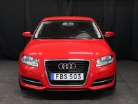 Begagnad Audi A3 Sportback Comfort 105 HK (77 kW) 2011 Röd Halvkombi