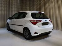 begagnad Toyota Yaris Hybrid e-CVT 101HK LEASEBAR MOMS