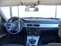 begagnad BMW 320 i Touring Comfort Euro 5