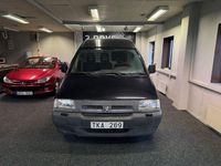 Begagnad Peugeot Expert 94 HK (69 kW) 2002 Svart Van