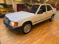 Begagnad Mercedes 190 122 HK (89 kW) 1987 Vit Sedan