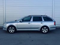 Begagnad Skoda Octavia Elegance 122 HK (89 kW) 2011 Silver Kombi