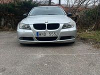 Begagnad BMW 325 Comfort Edition 218 HK (160 kW) 2005 Grå Sedan