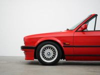 Begagnad BMW 320 Cabriolet Shadowline 129 HK (94 kW) 1991 Röd Cab