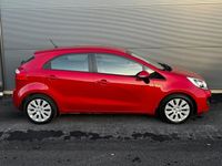 Begagnad Kia Rio 84 HK (61 kW) 2014 Röd Halvkombi