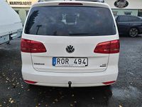 Begagnad VW Touran 150 HK (110 kW) 2014 Vit Minibuss