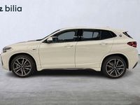 begagnad BMW X2 xDrive25e M-Sport 19" Navi PDC bak Head-Up 2023 Vit