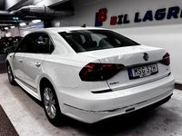 Begagnad VW Passat R-line 170 HK (125 kW) 2017 Vit Sedan