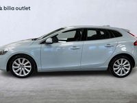 Begagnad Volvo V40 Summum 116 HK (85 kW) 2012 Blå Halvkombi