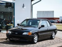 Begagnad Ford Escort Cabriolet 105 HK (77 kW) 1991 Svart Cab