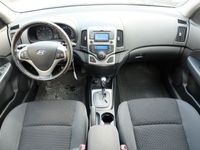 begagnad Hyundai i30 cw 1.6 Euro 5, S&V-hjul Tvåägarebil !!