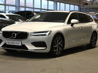 Begagnad Volvo V60 Momentum 253 HK (186 kW) 2020 Vit Kombi
