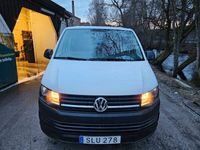 begagnad VW Caravelle T32 2.0 TDI Trendline Euro 6 150hk 9Sit