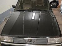 Begagnad Alfa Romeo 90 156 HK (114 kW) 1987 Svartmetalic Sedan