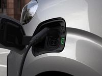 begagnad Peugeot e-Expert PRO L2 75 kWh 330 km på EL 2023, Transportbil