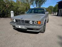 Begagnad BMW 735 211 HK (155 kW) 1992 Ljusgrå Sedan