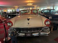 Begagnad Ford Fairlane 200 HK (147 kW) 1956 Röd / vit Cab