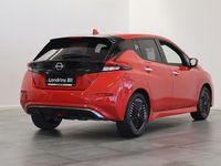 Begagnad Nissan Leaf N-Connecta 110 kW (150 HK) 2022 Röd Halvkombi