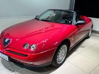 Begagnad Alfa Romeo Spider Lusso 150 HK (110 kW) 1997 Röd Cab