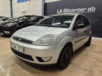 Begagnad Ford Fiesta 80 HK (58 kW) 2002 Ljusgrå Halvkombi