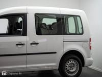 Begagnad VW Caddy Life 75 HK (55 kW) 2012 Vit Minibuss