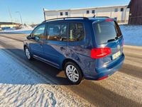 Begagnad VW Touran 105 HK (77 kW) 2012 Minibuss