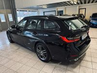 begagnad BMW 320 d xDrive Touring Sportline 1 ägare Värmare Navi Moms