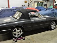 Begagnad Alfa Romeo Spider 126 HK (92 kW) 1984 Svart/svart skinn/svart mohairsufflett Cab