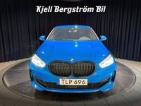 Begagnad BMW 118 Shadowline 136 HK (100 kW) 2022 Blå metallic Halvkombi