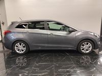 begagnad Hyundai i30 1.6 CRDi Låga mil Drag Kamera Nyservad