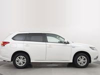 begagnad Mitsubishi Outlander P-HEV AWD Komfort