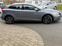 Begagnad Volvo V40 Momentum 150 HK (110 kW) 2016 Grå Halvkombi